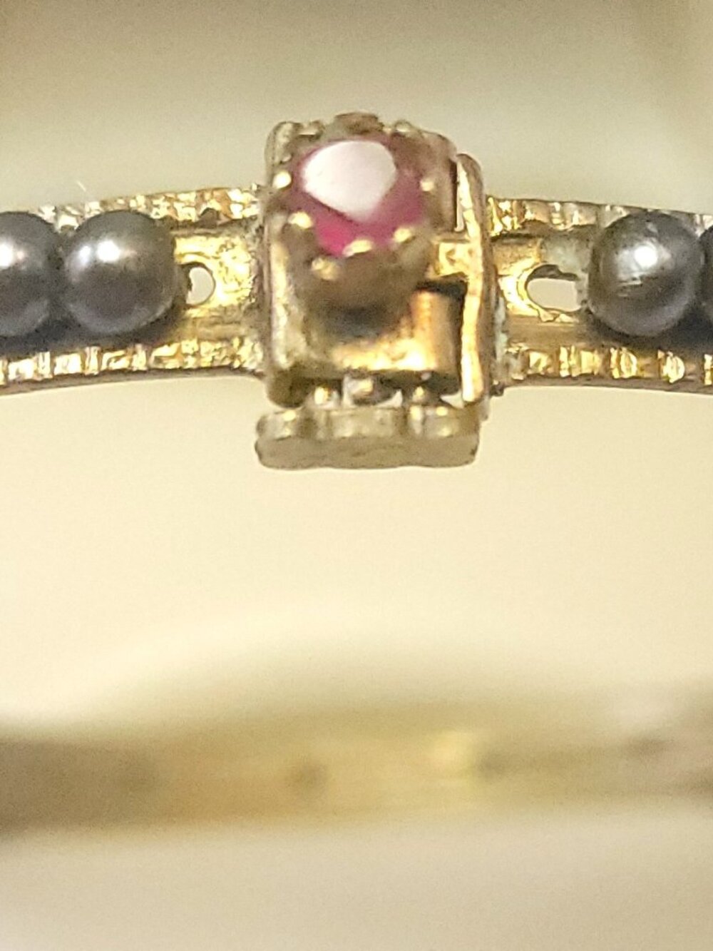 Sloan & Co Antique 1900 Ruby Red Glass Seed Pearl Hinge Bangle Bracelet 7 Inch